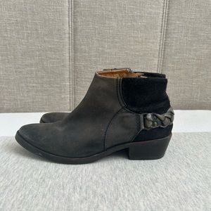 Anthropologie Hudson Western Leather Ankle Boot. Black Size 39.